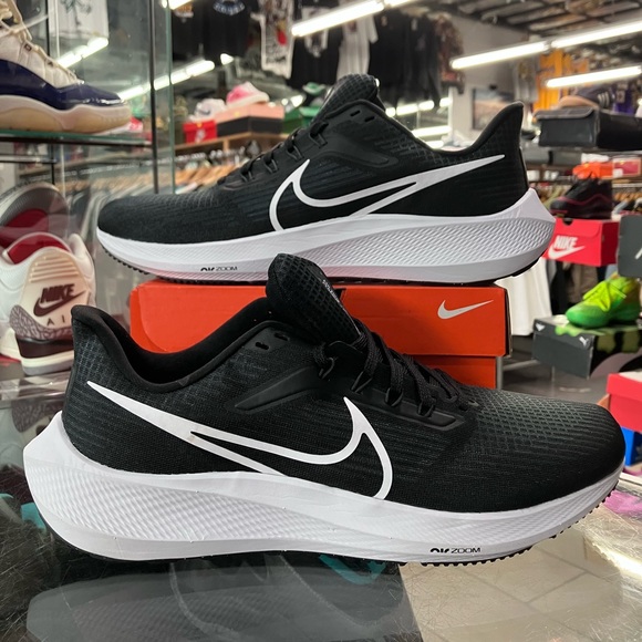 Nike Air Zoom Pegasus 39 Black White Size 12 main image 6